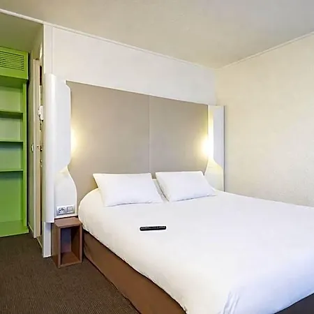 Campanile Hotel 3*